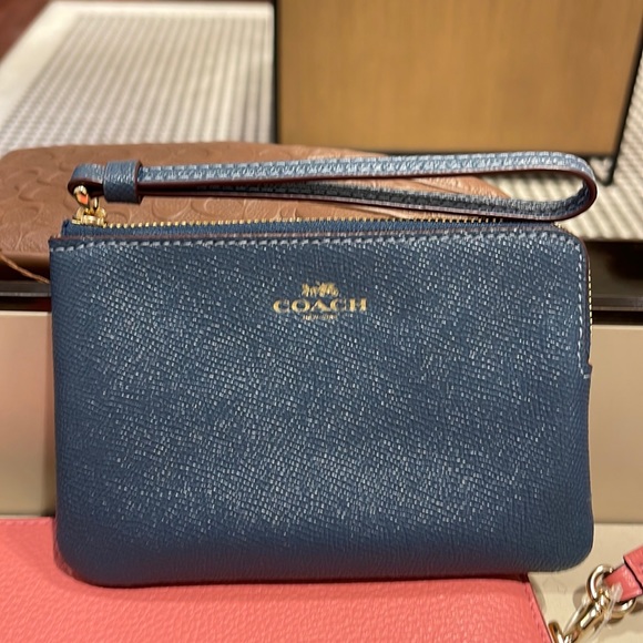 Coach Corner Zip Wristlet IM/Denim - Picture 2 of 16